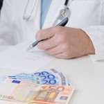 selbstbehalte-medizin-geld-wunderbild-stock.adobe.com