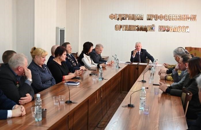 Закатать рукава и работать!