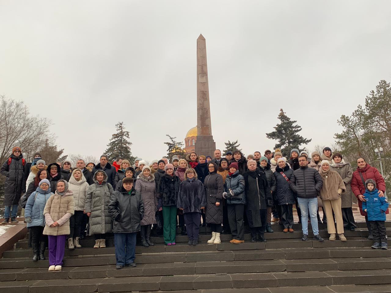 Профсоюзный актив г. Волгограда почтил память воинов в день 81-й годовщины Сталинградской Победы